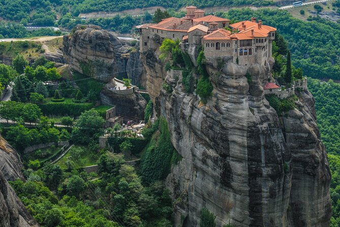 2-Day Delphi and Meteora Tour from Athens - Thermopylae and the Leonidas monument