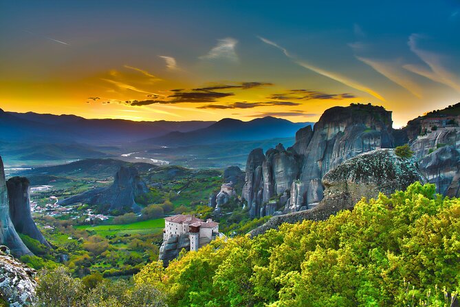 2-Day Delphi Meteora Tour From Athens - Hotel choices in Kalambaka: where the value can shift