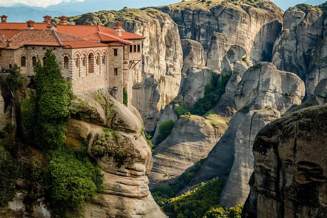 2 Day Private Tour of Meteora & Thermopylae From Athens - Guides who shape the experience
