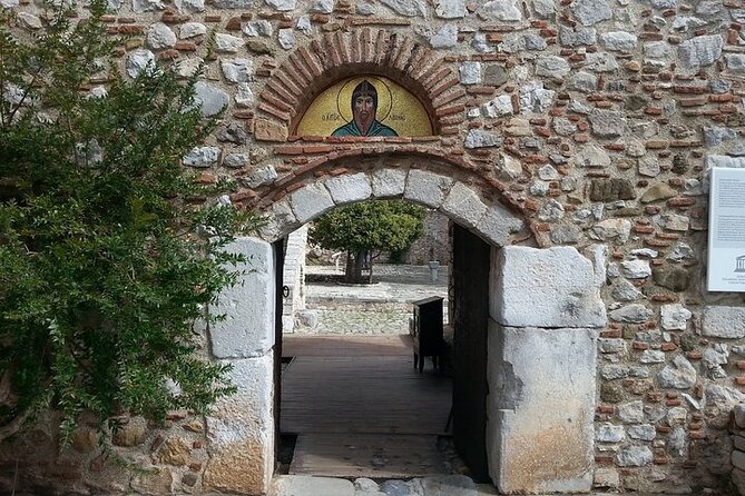 2-Day Private Tour to Delphi and Meteora from Athens - The long road to Kalambaka