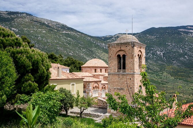 2-Day Private Tour to Delphi and Meteora from Athens - Meteora monasteries above Kalambaka