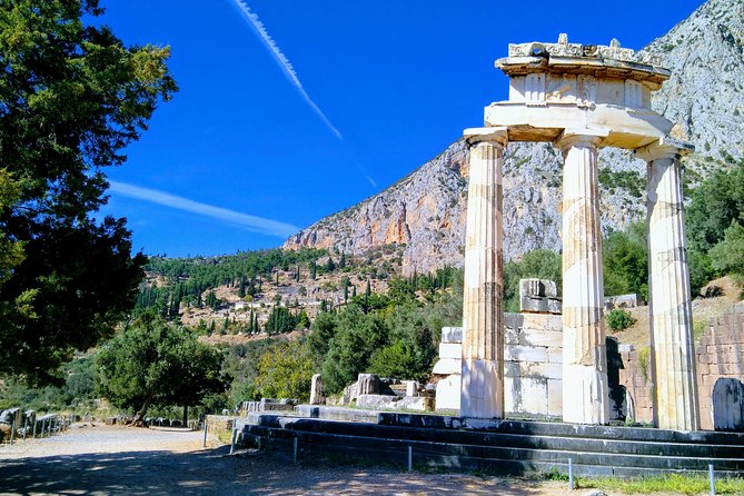 2-Day Private Tour to Delphi & Meteora with Great Lunch included - Delphi Museum and the ancient oracle