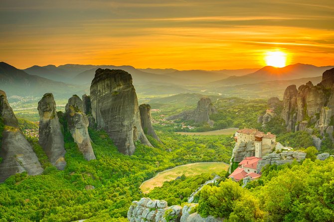 2-Day Tour to Delphi & Meteora with Guide and Tickets From Athens - The road to Kalambaka and the overnight stop