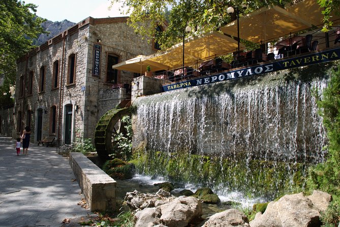 2 Days Private Tour/ Delphi (Apollo Oracle) & Meteora (Orthodox Monasteries) - Mount Parnassus and the road north to Trikala