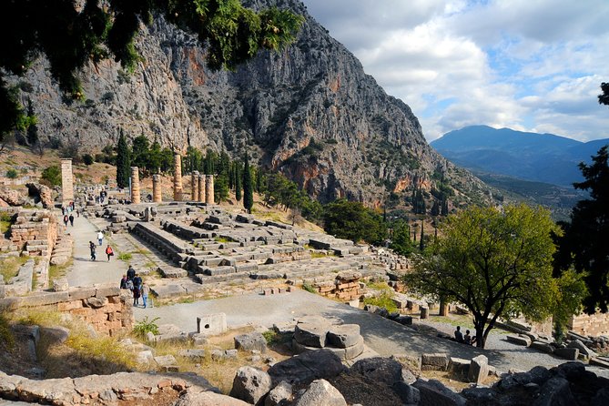 2 Days Private Tour/ Delphi (Apollo Oracle) & Meteora (Orthodox Monasteries) - Trikala and the old fortress walk