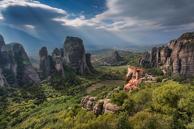3 Days Private Tour: Delphi & Meteora - Day 2: The long mountain road to Meteora