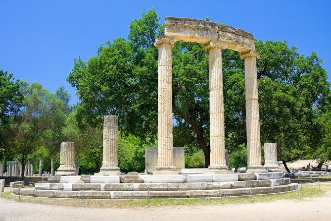 4-Day Greece Highlights Tour: Epidaurus, Mycenae, Olympia, Delphi and Meteora - Day 3: Delphi, Apollo and the road to Kalambaka