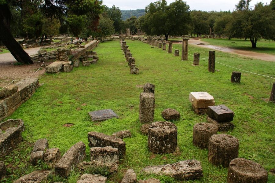 4-Day Tour of Mycenae, Epidaurus, Olympia, Delphi & Meteora - Day two: Olympia and the bridge to Delphi