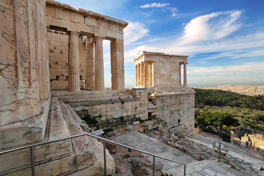 Acropolis: 3D representations & audiovisual self-guided tour - Entering the Acropolis with the right expectations