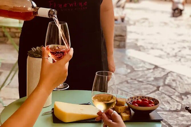 Acropolis Private Wine Tasting @ Finewine store - The hosts turn a tasting into a lesson