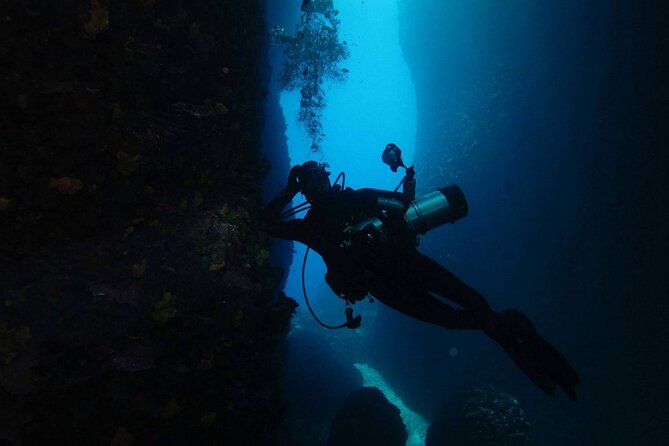 Adventure Dives for Certified Divers in Nea Makri, Athens - Speedboat routes around Marathon Beach