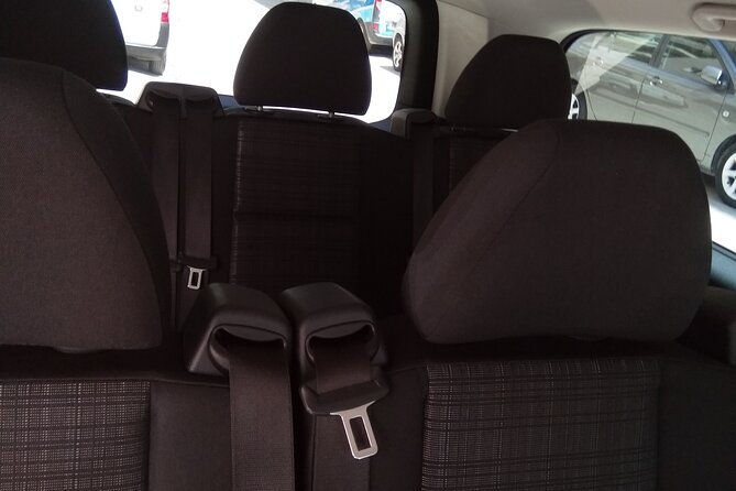 Airport Pickup Services - Communication is the key to a smooth pickup