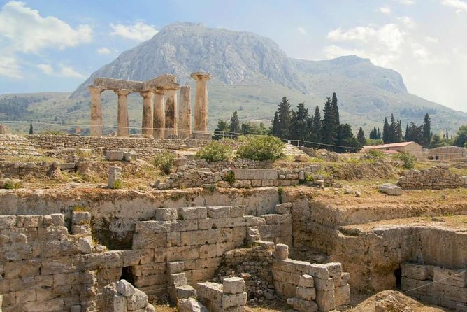 Argolis Olympia & Delphi Three-Day Tour - Arachova and Hosios Loukas