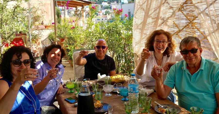 Athens: 7-Course Dinner and Wine Pairing with Acropolis View - Starting with ouzo and Greek hospitality
