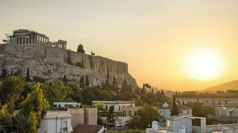 Athens: Acropolis Beat the Crowds Afternoon Guided Tour - The guiding style: stories instead of a fact dump