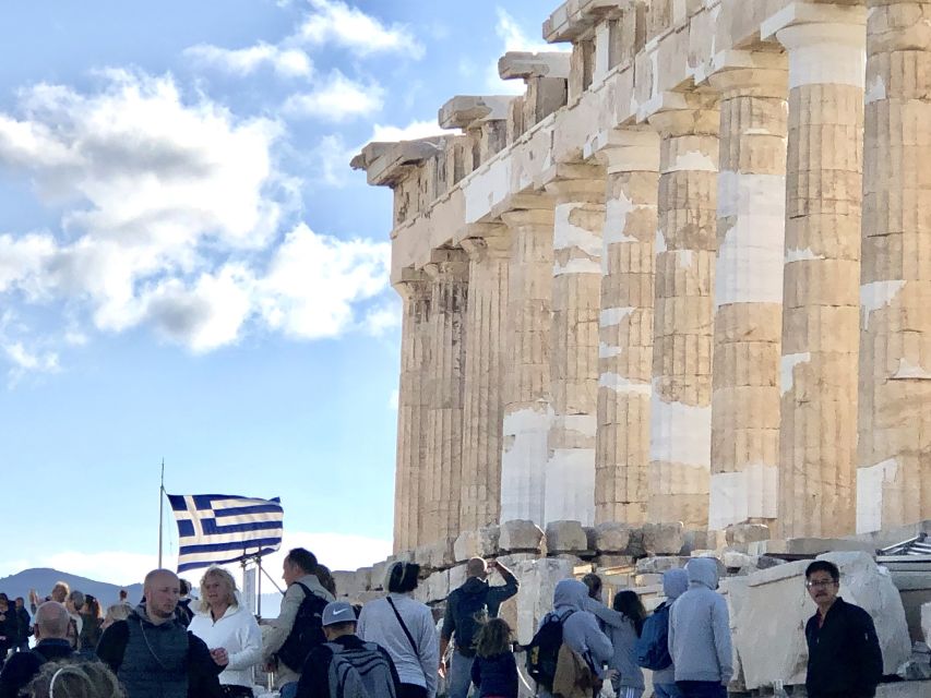 Athens:Acropolis - Historical Center Walking Tour in Spanish - Propylaea and the first view of the Parthenon