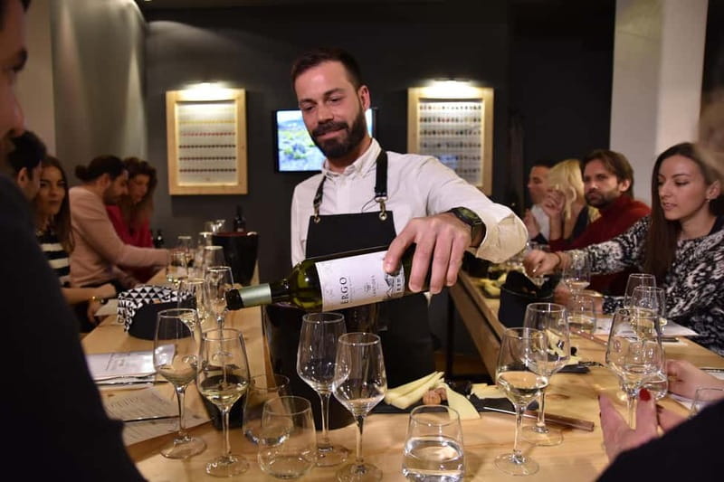Athens: Acropolis Wine Tasting with Cheese and Olives - Should you book the Acropolis wine tasting?