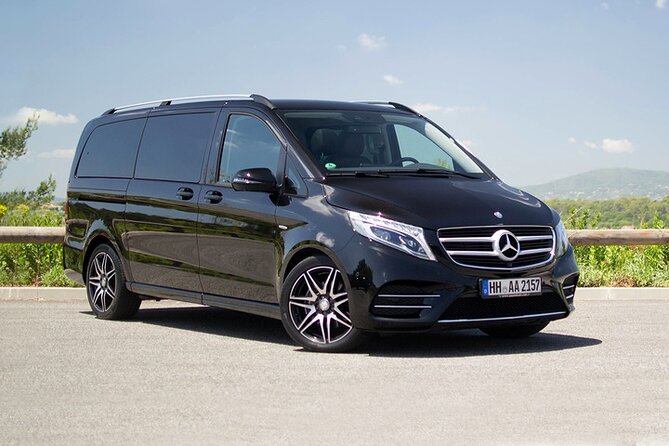 Athens Airport (ATH) Private Transfer to Athens Hotels/Piraeus - What the Athens airport transfer actually provides