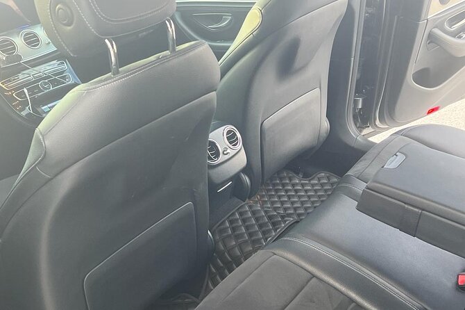 Athens Airport to Athens Center Private Arrival Transfer - Who should book this Athens airport transfer