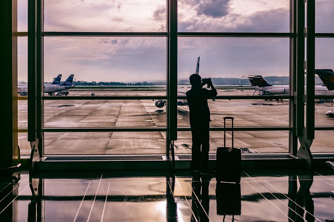 Athens AirPort To Athens Hotels Luxury Private Transfer Service - Mercedes promise versus the luxury label