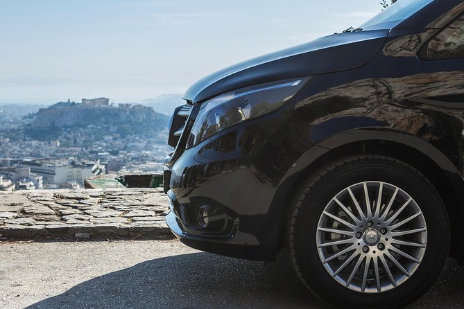 Athens airport to Piraeus port/ hotels Private transfer - Communication when flights change