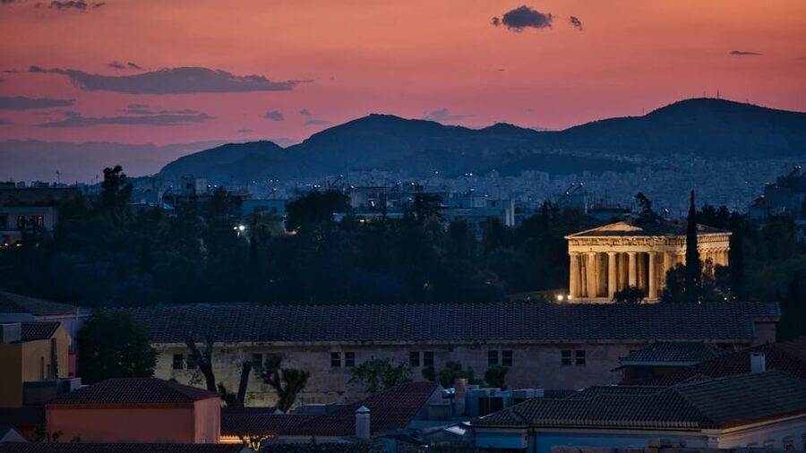 Athens and Piraeus: Private Night Tour - Who will get the most from this tour