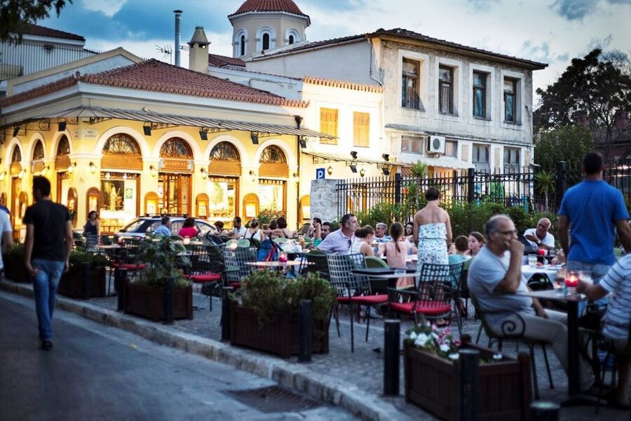 Athens at Twilight Night Tour with Drinks and Meze Dishes - Why Athens works better after sunset