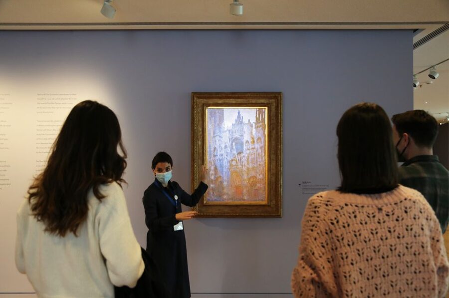 Athens: B&E Goulandris Foundation Art Museum Entry Ticket - A museum shop with a local angle