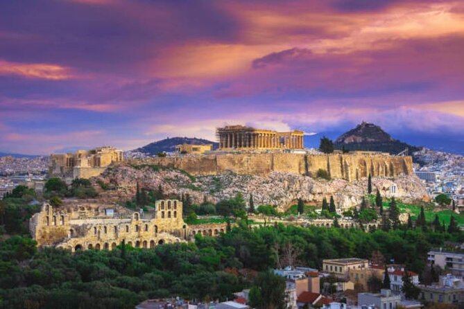 Athens by night - Anafiotica, the small neighborhood with a village feel