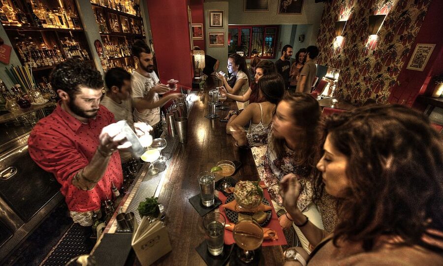 Athens by Night: Sightseeing, Spirits, and Food - What makes the guides important