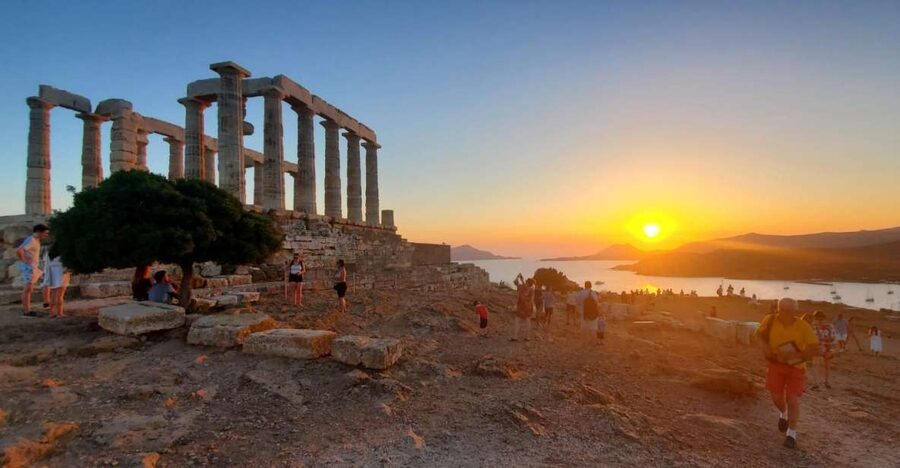 Athens: Cape Sounio & Poseidon Temple Trip with Audio Guide - Finding the best sunset position