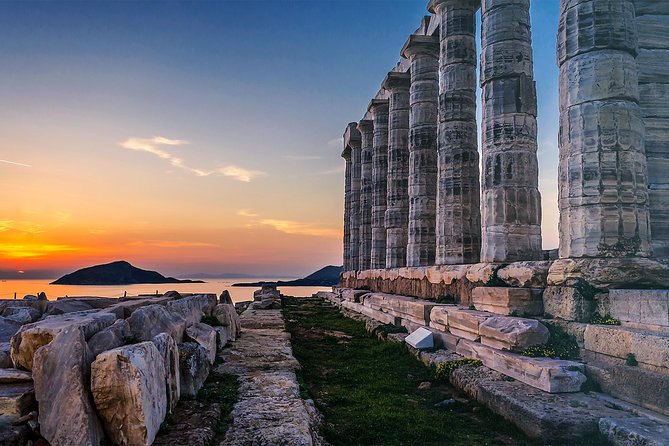 Athens: Cape Sounion and Poseidon Temple Sunset with Audio Guide - Waiting for the sun, food, and practical comfort