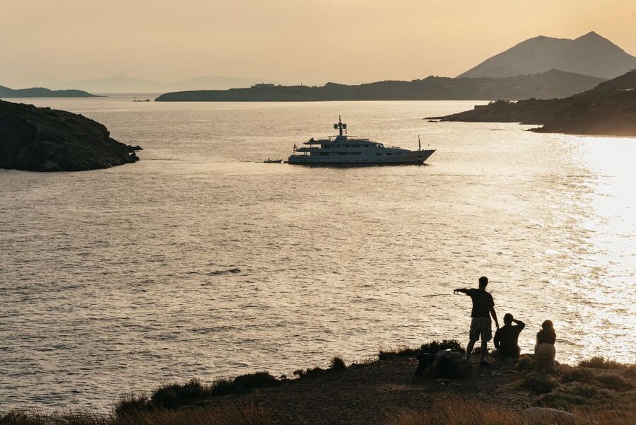 Athens: Cape Sounion & Poseidon Temple Sunset Half-Day Trip - The sunset view and the crowd factor