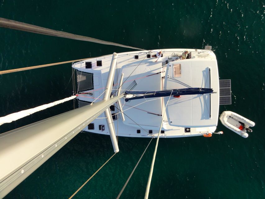 Athens: Catamaran Cruise with Fresh Lunch and Wine - Greek meze instead of a box lunch