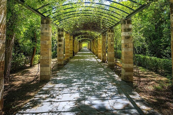 Athens City Game: The Journey through Time - Plaka: Athens with clues around every corner