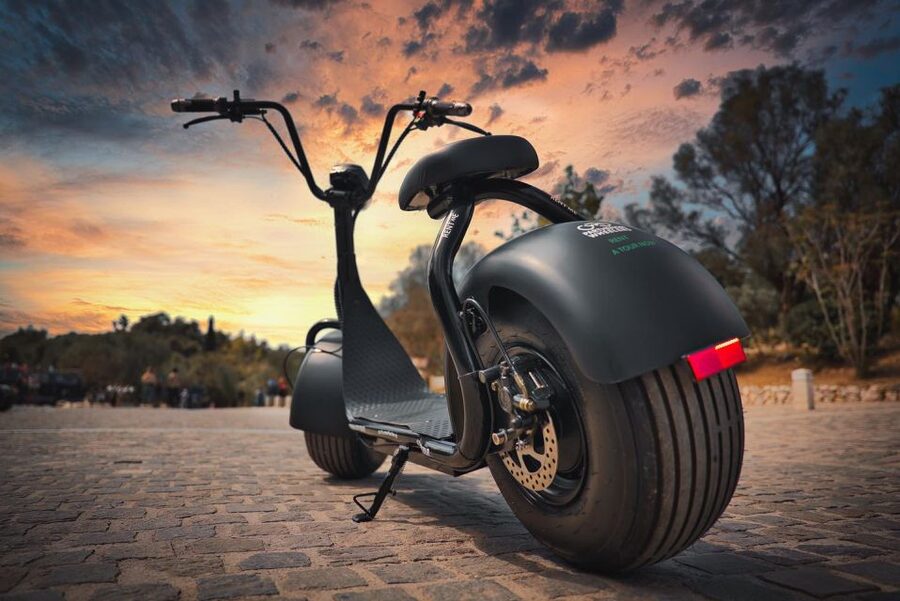Athens: City Highlights Guided E-Scooter Tour - Why an e-scooter makes sense in central Athens