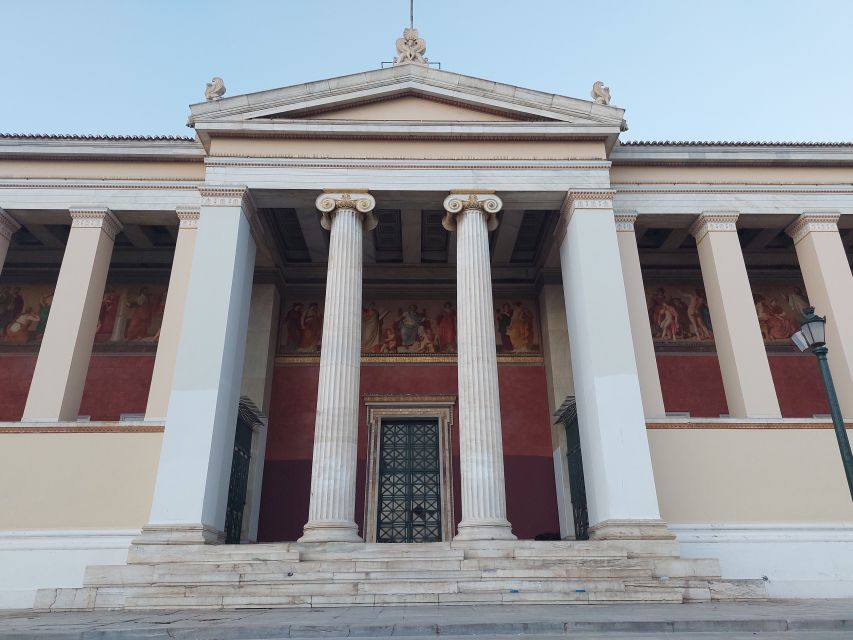 Athens: City Highlights Nighttime Walking Tour in Spanish - Why Athens works so well after sunset