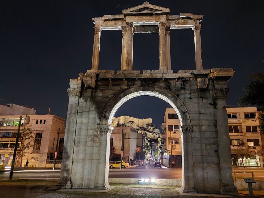 Athens: City Highlights Nighttime Walking Tour in Spanish - Beginning at the National Library and the neoclassical trio