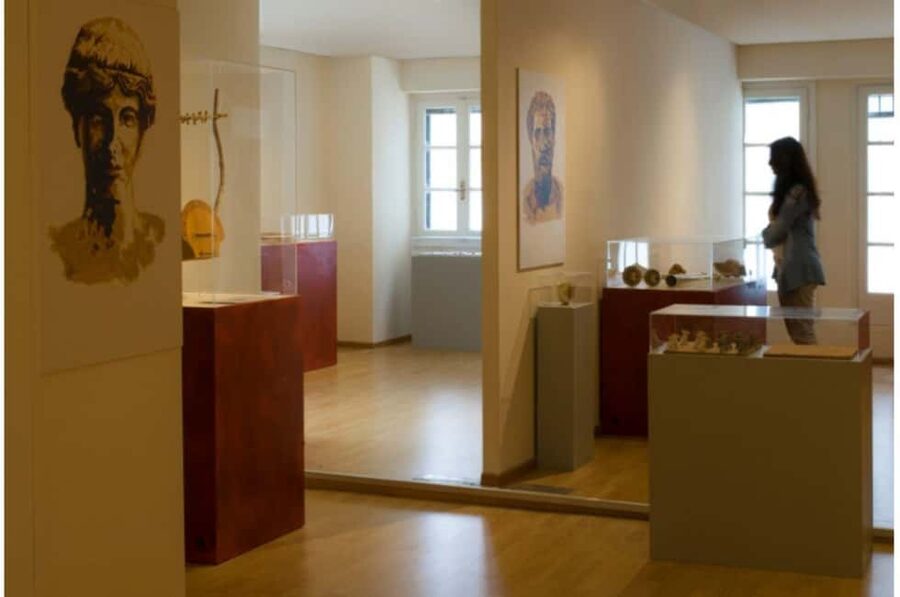 Athens:City Pass with Acropolis, Museums, Hop-On Hop-Off Bus - Small details that improve the day