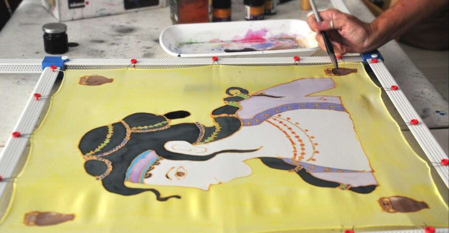 Athens: Create your own Greek Silk Scarf Souvenirs - The two-hour painting process