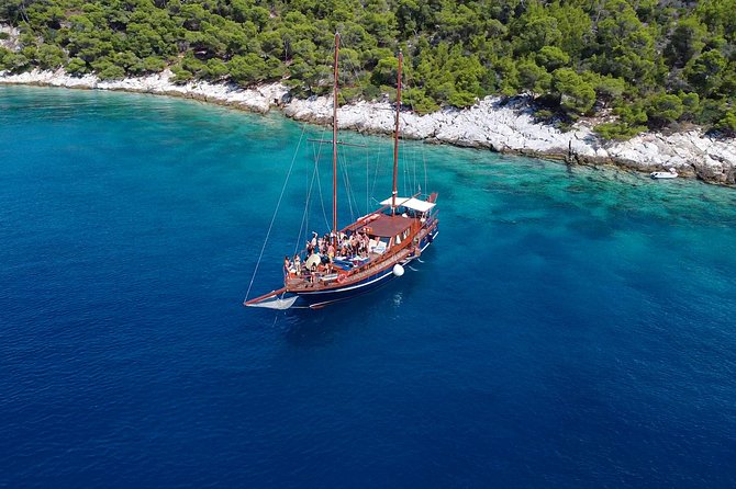 Athens Day Cruise: 3 Islands Tour in the Saronic Gulf with Lunch - Agistri gives you a short island introduction