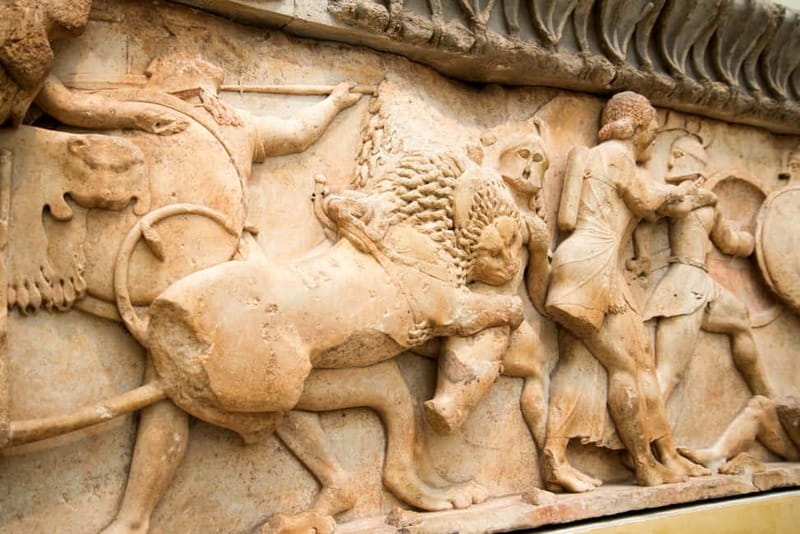 Athens: Delphi and Arachova Day Trip with Guide - Who will enjoy this Delphi day trip
