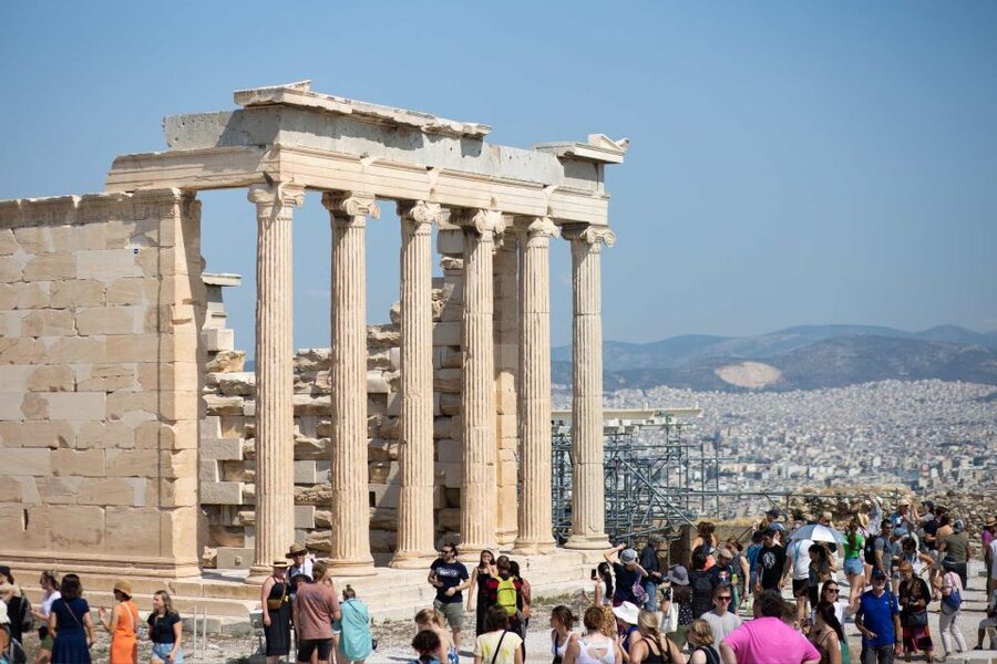 Athens: Early Morning Guided Tour to Acropolis and Museum - Time for views and photographs on the summit