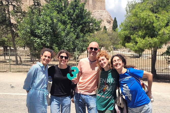 Athens Family Mythology Treasure Hunt and Tour w Food Stop - How the app and facilitator divide the work