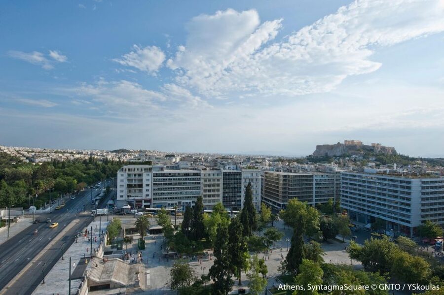 Athens: Half-Day Sightseeing Tour with Acropolis Museum - A moving tour of central Athens