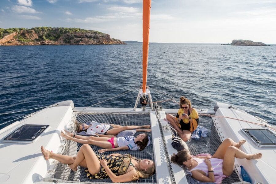 Athens: Half-Day Sunset Catamaran Cruise with Meal & Drinks - How small-group size changes the experience