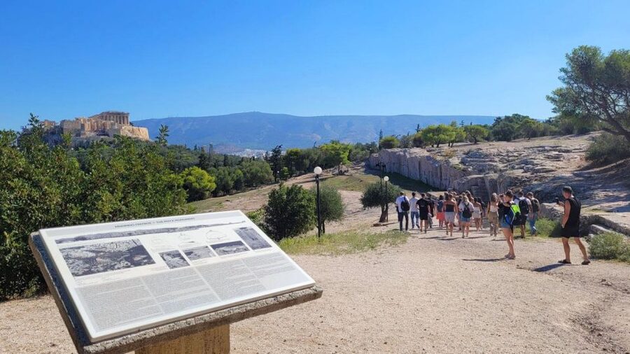 Athens Hills: Mythology Treasure Hunt - Tokens, Local Crafts, and the Finish Near Thission Park