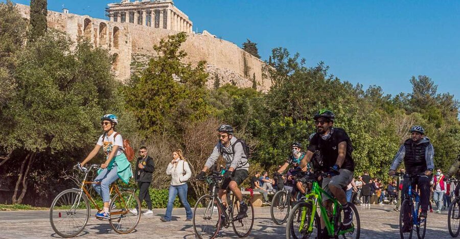 Athens Historical Center: Explore by Bike - Plaka and Syntagma Square
