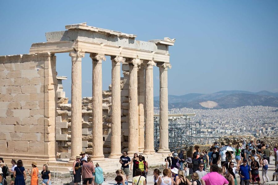Athens: Hop-On-Hop-Off & Acropolis & Acropolis Mus.& 3 audio - Plaka and Old Town: use the audio walk on foot