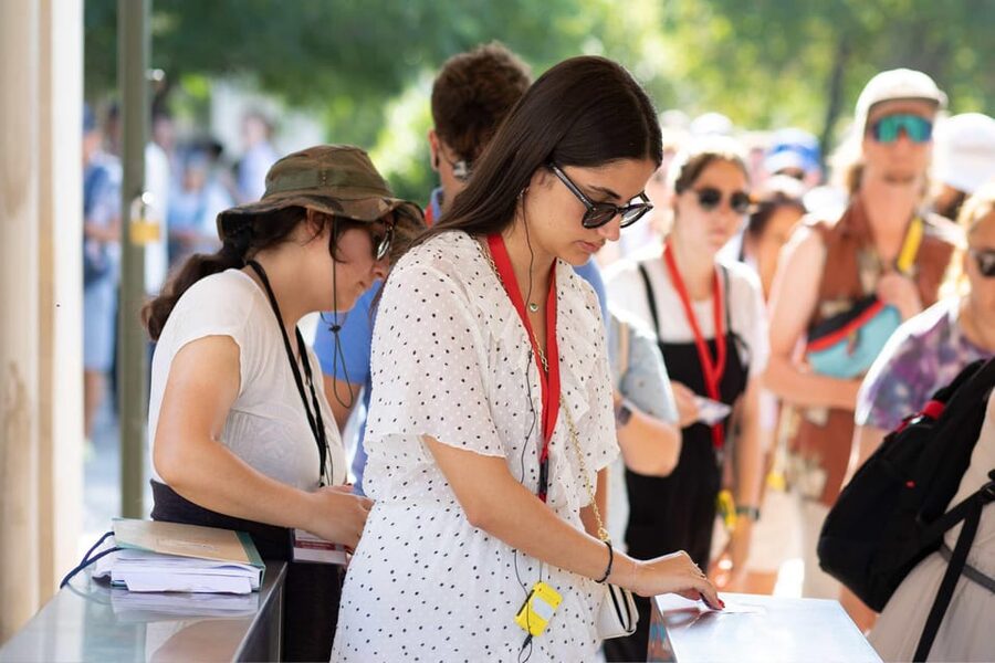Athens: Hop-On Hop Off Bus with Acropolis ticket & 2 audios - Who will like this experience most